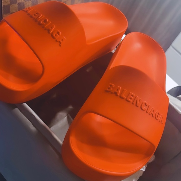 Chunky Balenciaga Slides - Picture 2 of 2